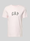 GAP T-Shirt mit Logo-Patch und Rundhalsausschnitt Hellrosa