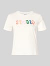 Jake*s Studio Woman T-shirt w kroju regular fit z haftowanym logo Złamany biały