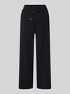 Soyaconcept wide fit sweatpants in verkorte pasvorm model 'Banu' Zwart