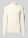 Christian Berg Men Sweter o kroju slim fit z mieszanki bawełny i wełny Złamany biały melanż