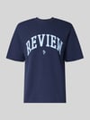 REVIEW T-Shirt mit Label-Print und Rundhalsausschnitt Marine