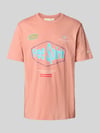 Champion T-shirt z detalami z logo Morelowy