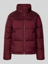 REVIEW Gewatteerd jack met labelstitching Roestrood