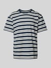 Anerkjendt T-Shirt mit Streifenmuster Modell 'AKKIKKI' Dunkelblau