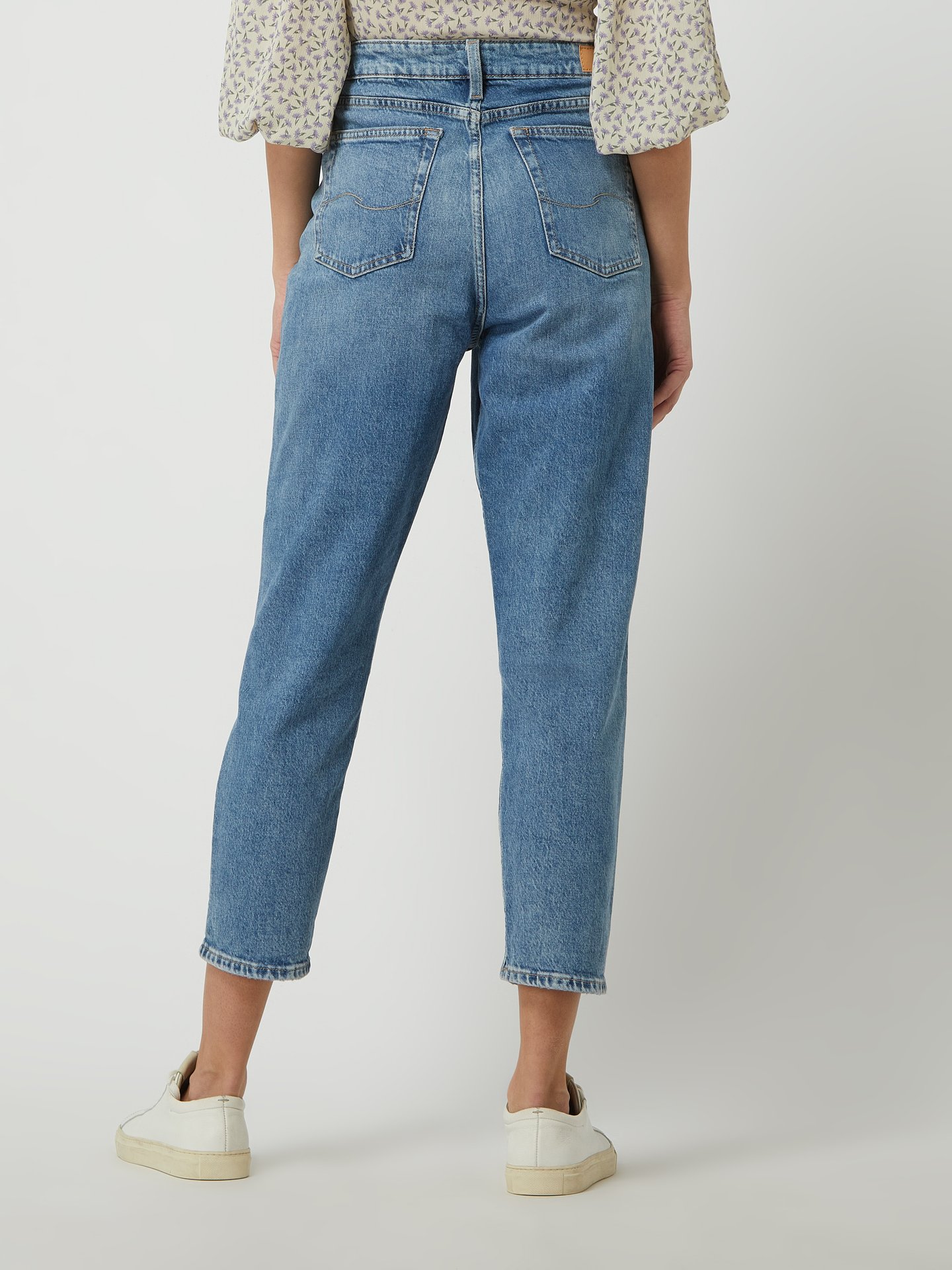 QS by s.Oliver Mom Fit Jeans mit Stretch-Anteil Jeans 5