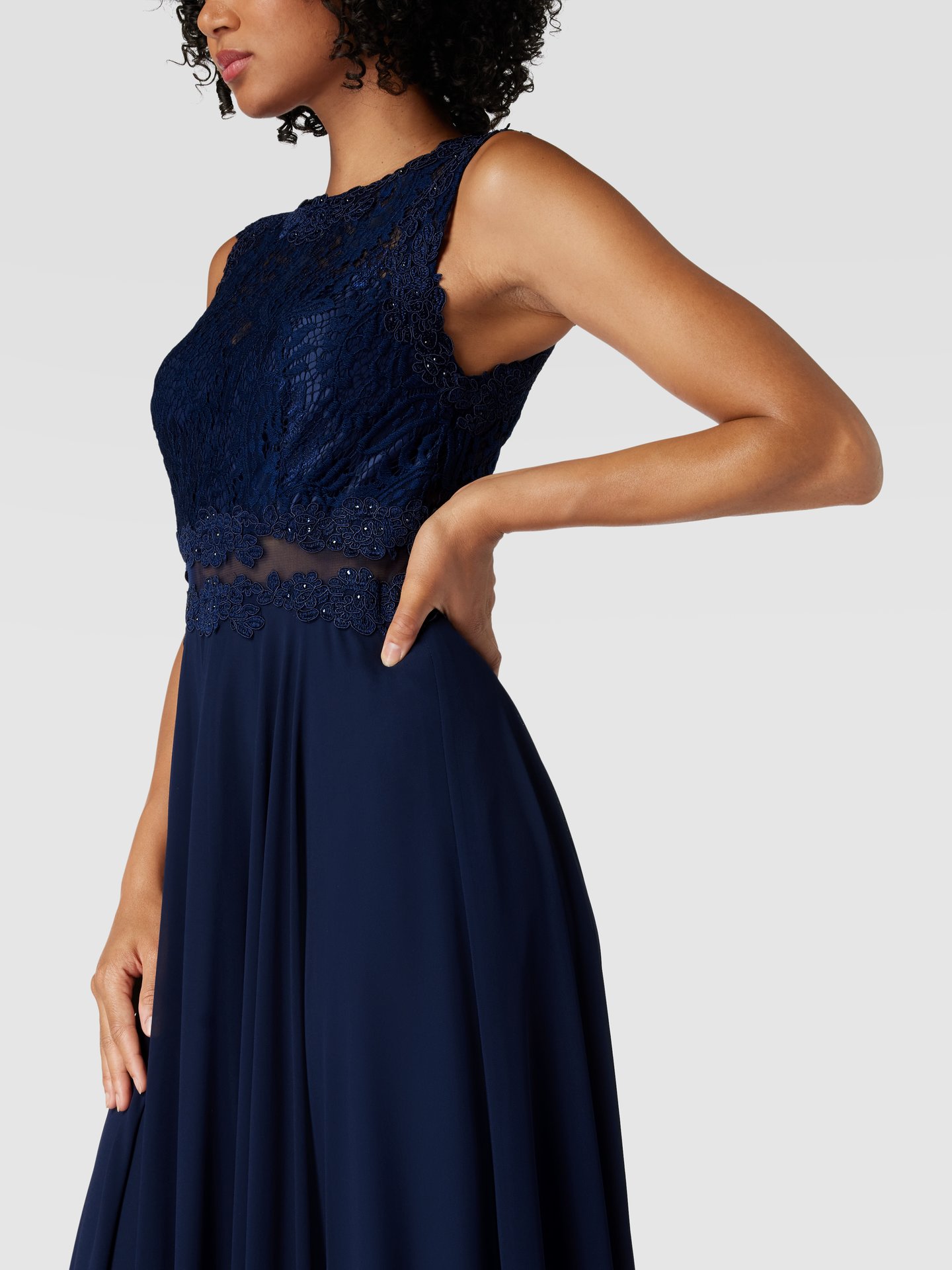 Mascara Abendkleid Mit Floralen Stickereien