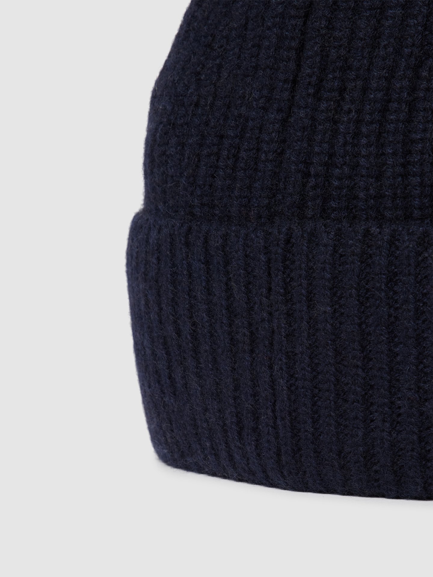 MCNEAL Beanie mit Ripp-Optik aus Kaschmir Marineblau 2