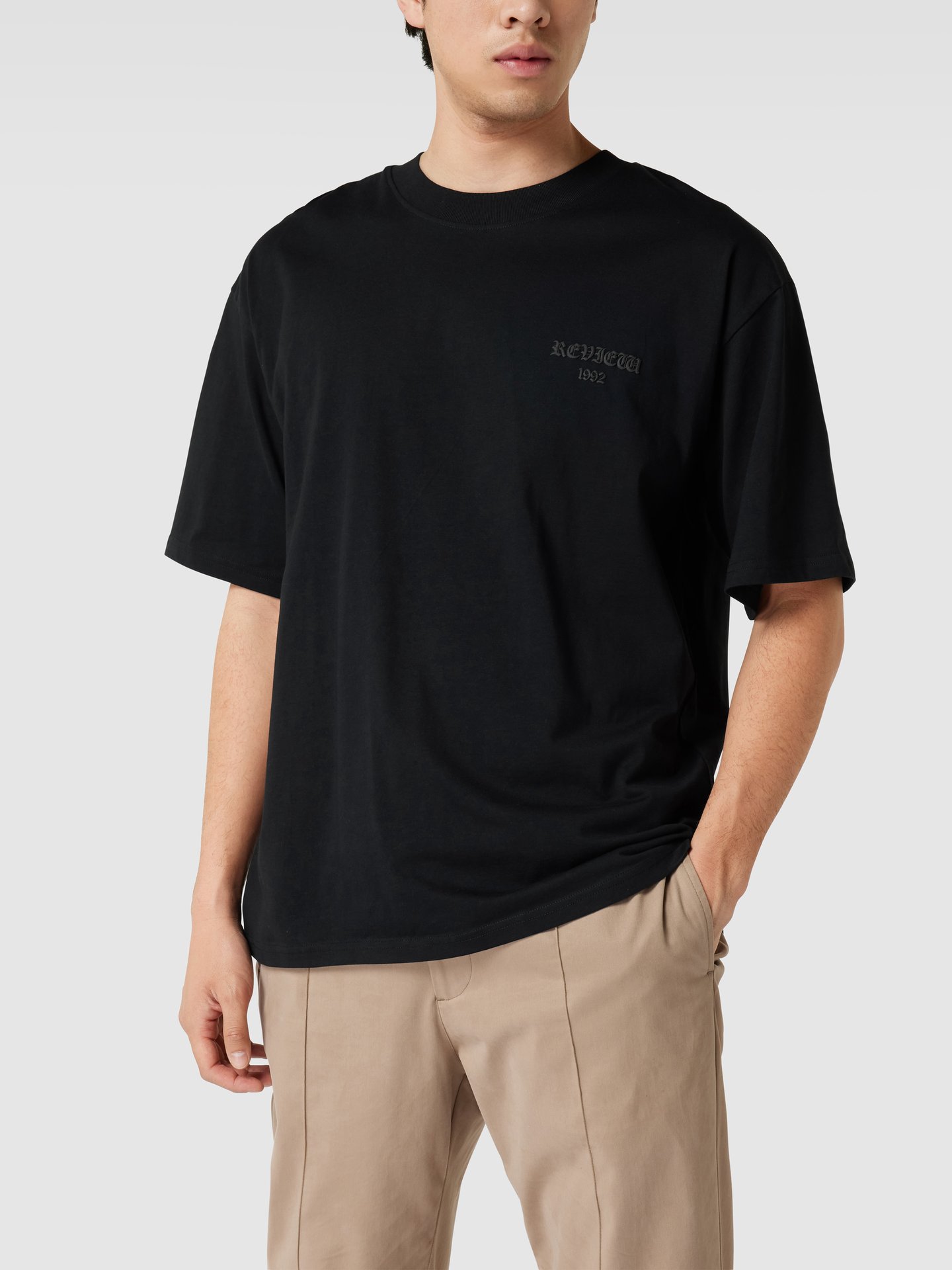 REVIEW TShirt mit LabelSchriftzug (schwarz) online kaufen