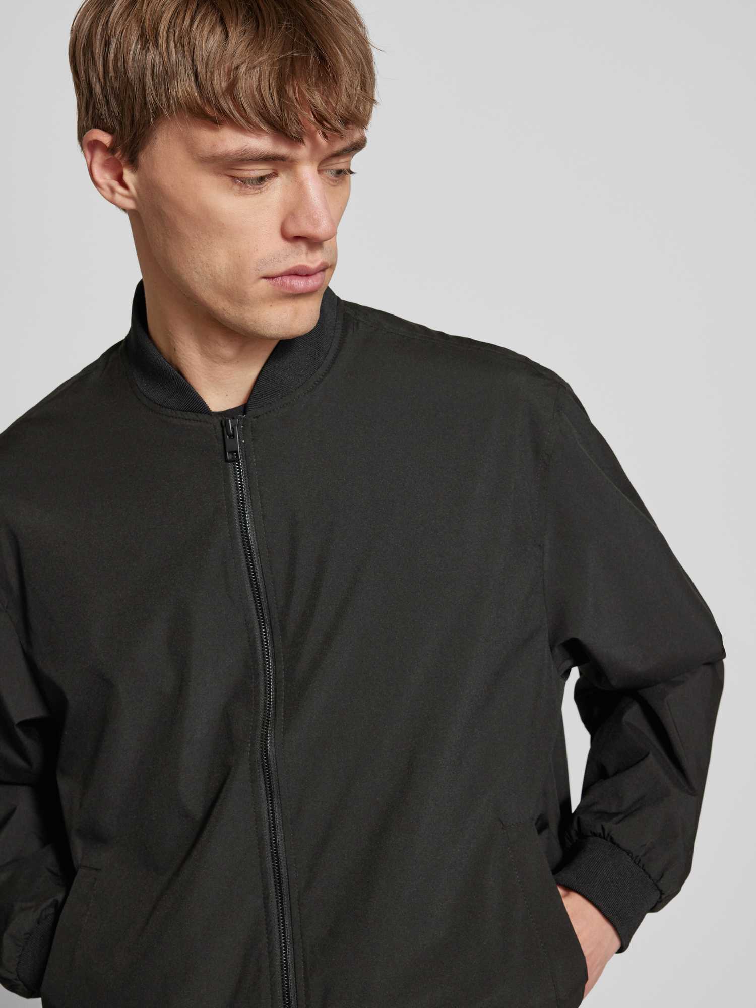 Jack & Jones Herren Bomberjacken & Blousons Schwarz Gr. Extra Groß - Bild 4