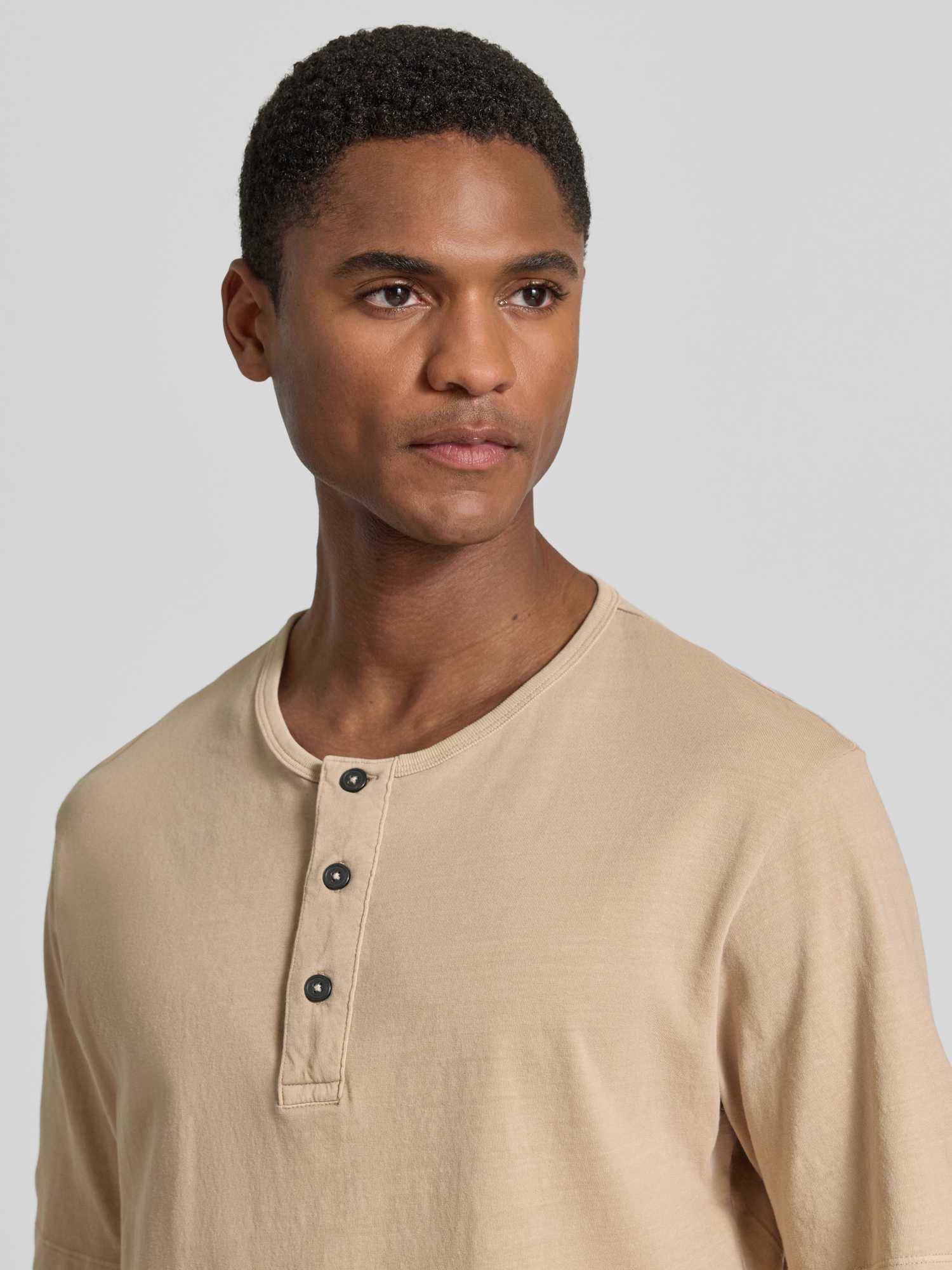 Jack & Jones Herren Humus T-Shirt "Jprbluaman Ss Henley Tee Smu" erhältlich in Größe M/S/XS von Baur - Bild 3