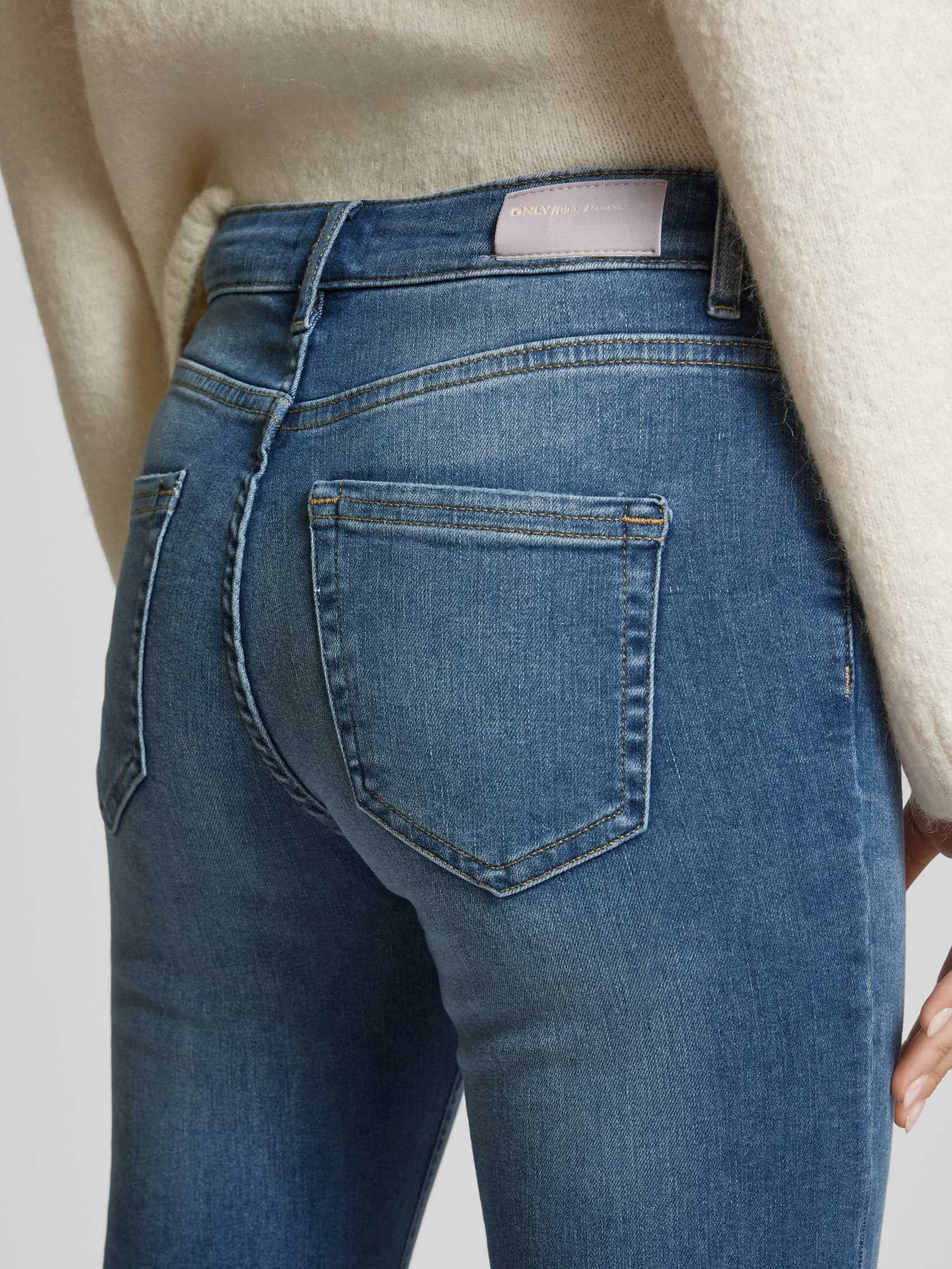 Only Blush Jeans Flared Fit In Mittelblau Used - Bild 3