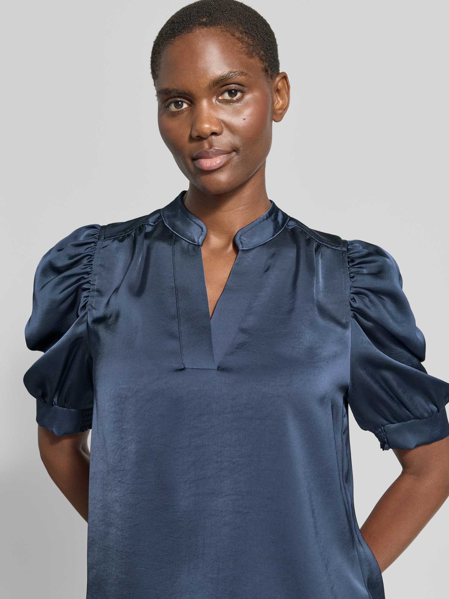 VAN GRAAF Neo Noir Damen Marine Blusenshirt Satin Blau, Größe 36 - Bild 3