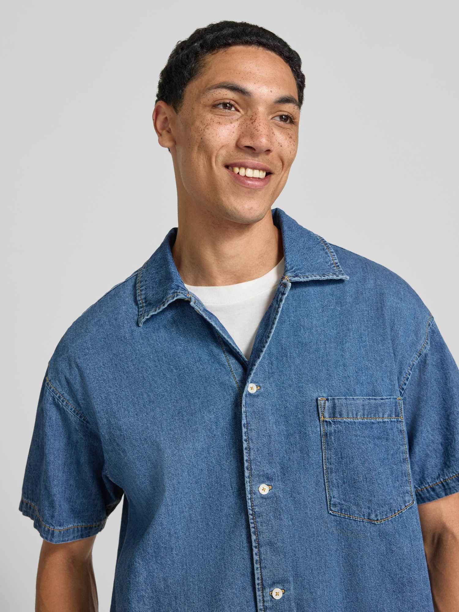 JACK & JONES Male Jeanshemd Cropped Fit Jeanshemd - Bild 3