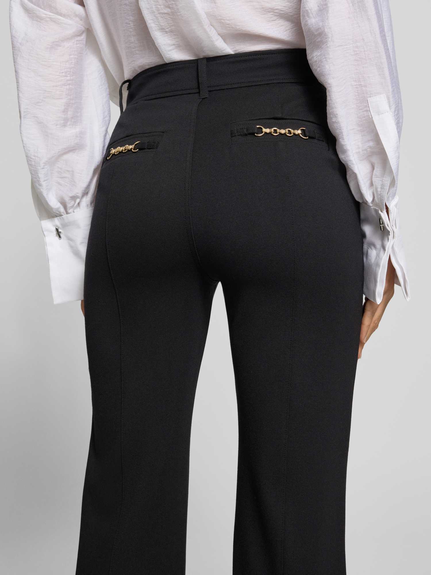 Guess Damen Noir Schlaghose Chrissy Logo Chain - Bild 4