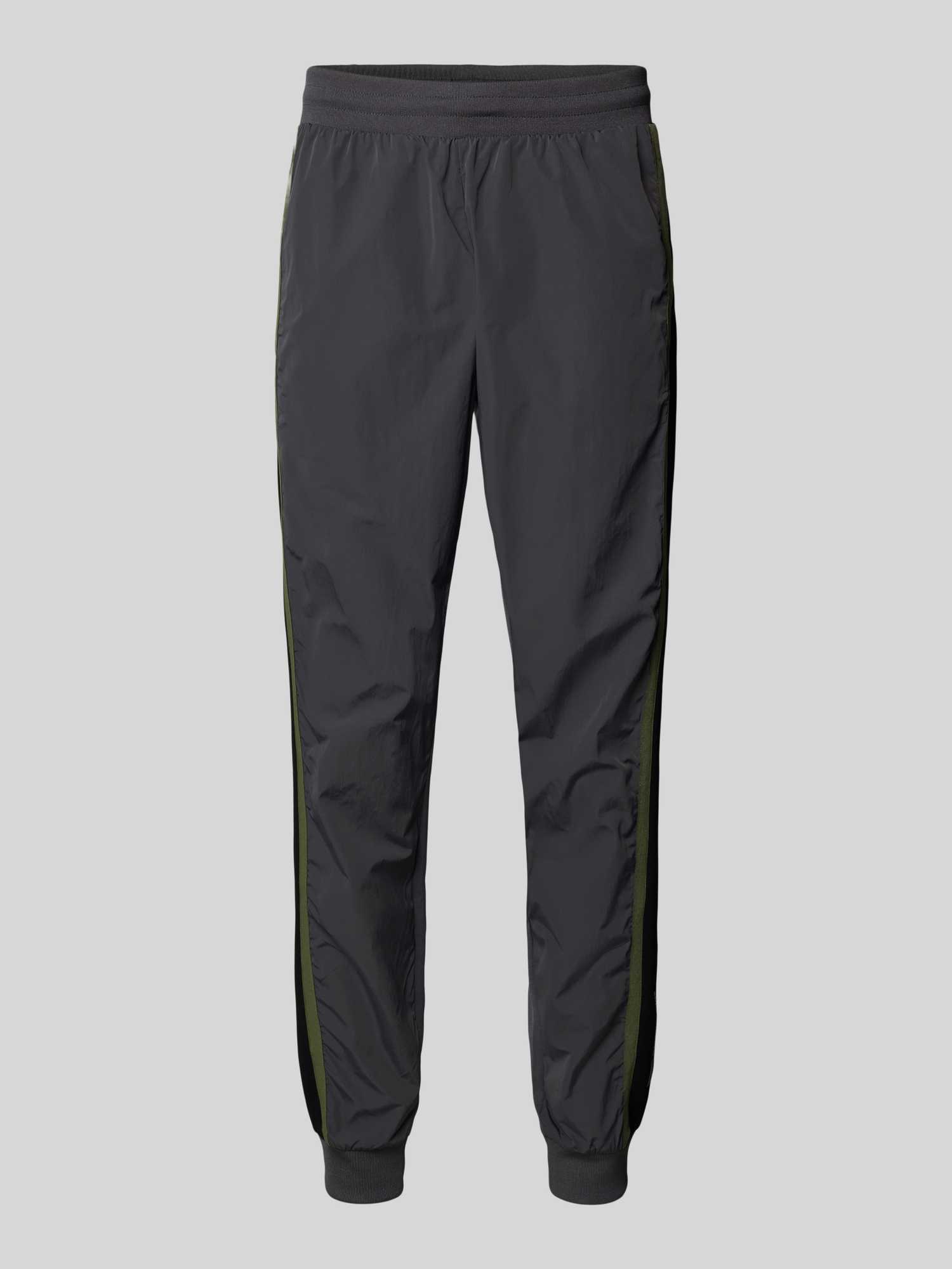 Ea7 Emporio Armani Herren Mittelgrau Regular Fit Sweathose Mit Kontraststreifen Modell 'Train' Mittel