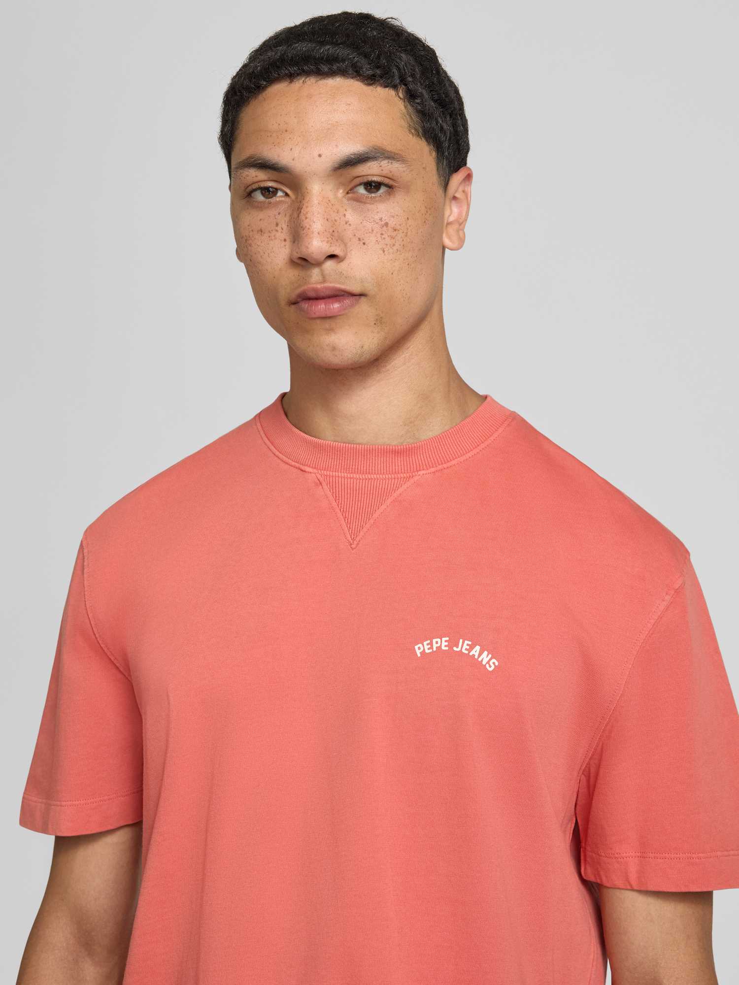 Pepe Jeans Herren Rot T-Shirt "John Tee", Gr. M, Cinnabar Jersey, Obermaterial: 100% Baumwolle, Unifarben, Regular Fit Hüftbedeckend, Rundhals, A... - Bild 3