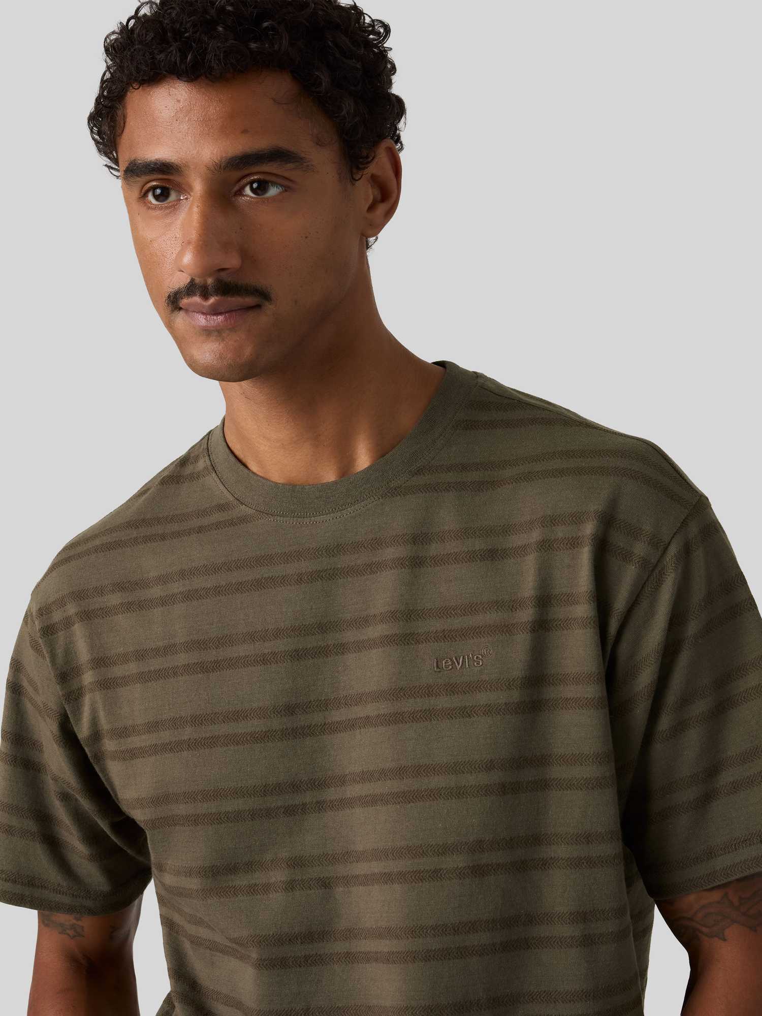 Levi's Herren Braun Gestreiftes T-Shirt In - Bild 3