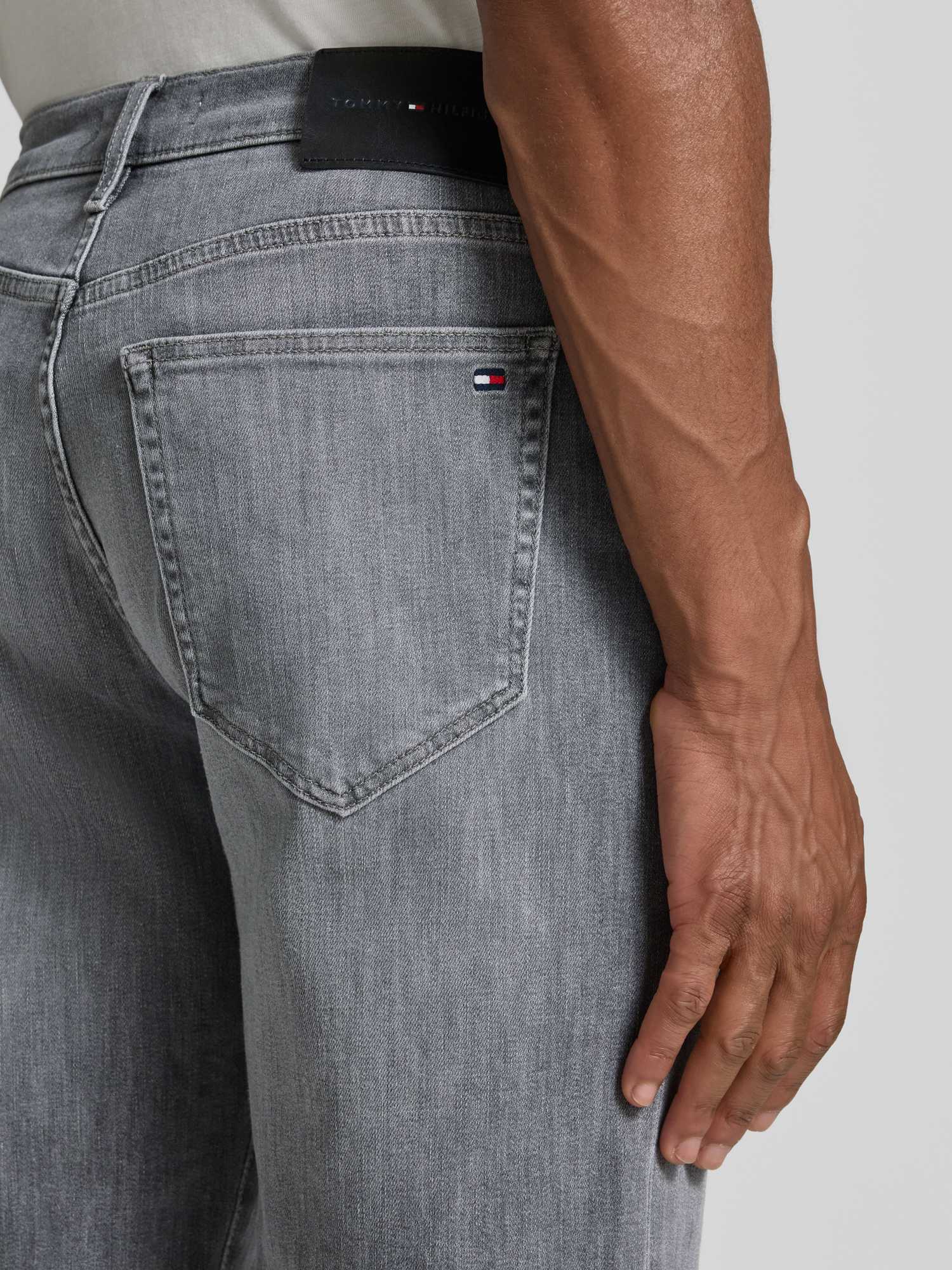 Tommy Hilfiger Herren Slim Fit Jeans Grau Gr. 33/32 - Bild 3