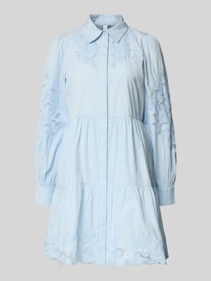 Knielanges Hemdblusenkleid mit Lochstickerei Modell 'Zimia' Shop The Look MANNEQUINE