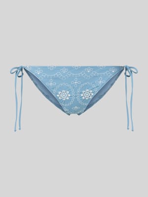 Bikini-Hose mit floralem Allover-Stitching Modell 'Virgo' Shop The Look MANNEQUINE