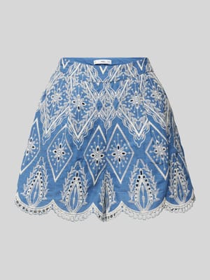 Loose Fit Shorts mit Eingrifftaschen Modell 'MOORE' Shop The Look MANNEQUINE