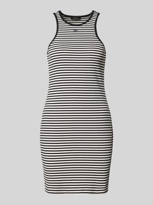 Slim Fit Kleid in Strick-Optik Shop The Look MANNEQUINE