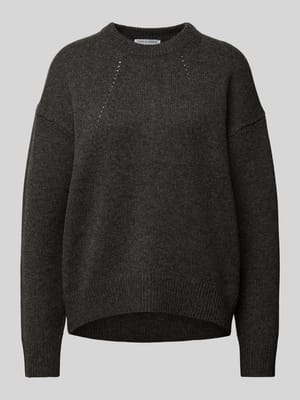 Gebreide pullover met extra brede schouders, model 'LIKHA' Shop The Look MANNEQUINE