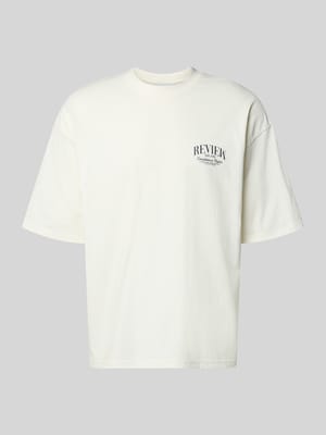T-Shirt mit Label-Detail Shop The Look MANNEQUINE