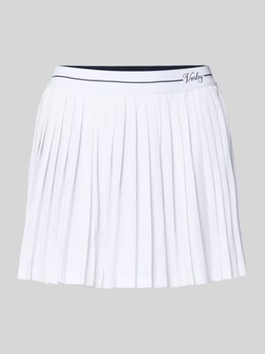 Minirock mit integrierten Shorts Modell 'Clemency' Shop The Look MANNEQUINE