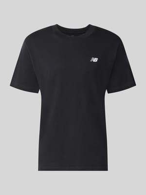 T-Shirt mit Label-Stitching Modell 'ESSENTIALS' Shop The Look MANNEQUINE