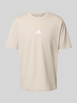 T-Shirt mit Label-Stitching und Rundhalsausschnitt Shop The Look MANNEQUINE