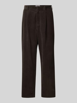 Straight Leg Cordhose mit Gesäßtaschen Shop The Look MANNEQUINE