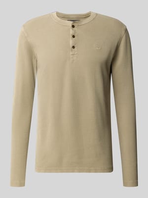 Longsleeve mit Strukturmuster und Knopfleiste Shop The Look MANNEQUINE