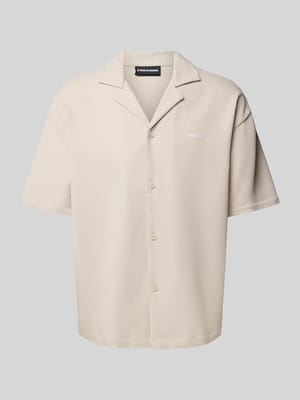 Relaxed Fit Freizeithemd mit Plisseefalten Modell 'TROY' Shop The Look MANNEQUINE