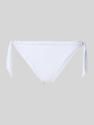 Bikinibroekje met vetersluiting aan de zijkant model 'DASIA MONTILACE' Shop The Look MANNEQUINE
