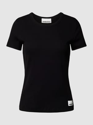 T-Shirt mit Label-Detail Modell 'KARDAA' Shop The Look MANNEQUINE