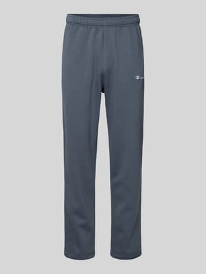 Spodnie dresowe o kroju regular fit z wyhaftowanym logo Shop The Look MANNEQUINE