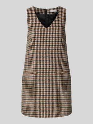 Nauwsluitende vrijetijdsjurk van zuivere wol Shop The Look MANNEQUINE