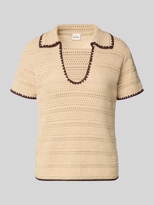 T-Shirt in Strick-Optik mit Polokragen und Kontrastkante Shop The Look MANNEQUINE