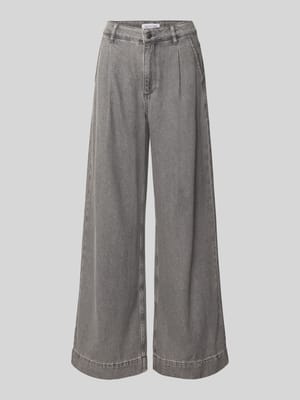 Wide Fit Jeans mit gelegten Falten Shop The Look MANNEQUINE