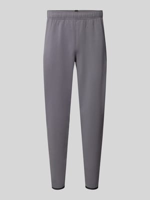 Regular Fit Trainingshose mit Baumwoll-Anteil Modell 'Unstoppable' Shop The Look MANNEQUINE