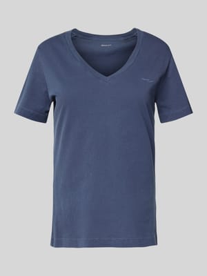 T-Shirt mit geripptem V-Ausschnitt Shop The Look MANNEQUINE