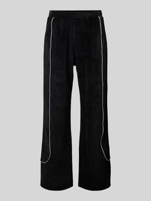 Spodnie typu track pants o kroju regular fit z wyhaftowanym logo Shop The Look MANNEQUINE