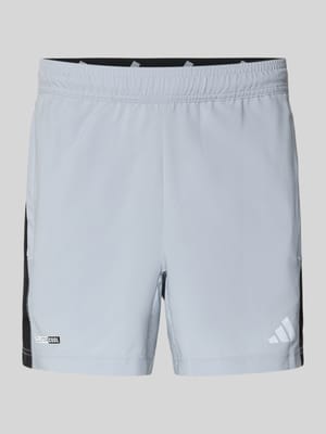 Regular Fit Sport-Shorts aus schnelltrocknendem Material Shop The Look MANNEQUINE