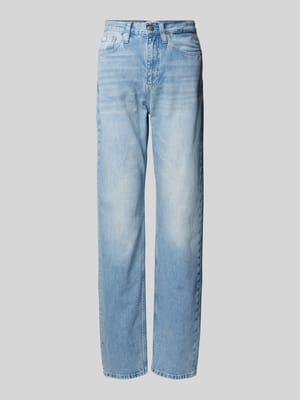 High Waist Jeans mit Label-Detail Shop The Look MANNEQUINE