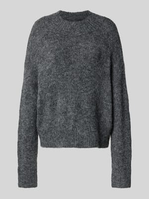 Oversized Strickpullover mit Rundhalsausschnitt Modell 'Paulina' Shop The Look MANNEQUINE