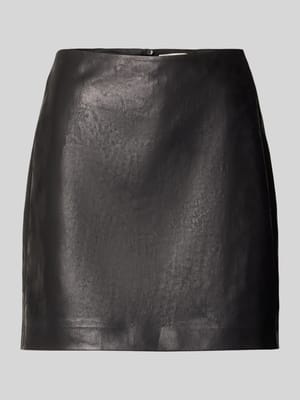 Spódnica mini z materiału skóropodobnego model „GENTILIE” Shop The Look MANNEQUINE