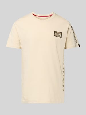 T-Shirt mit Rundhalsausschnitt Modell 'Camo Sleeve' Shop The Look MANNEQUINE