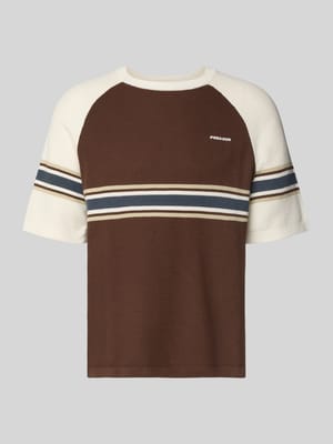 Strickshirt mit Label-Stitching und Rundhalsausschnitt Shop The Look MANNEQUINE