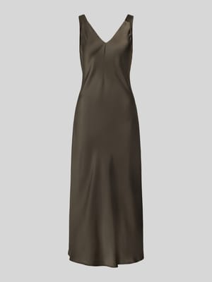 Regular Fit Midikleid mit V-Ausschnitt Modell 'Qova' Shop The Look MANNEQUINE